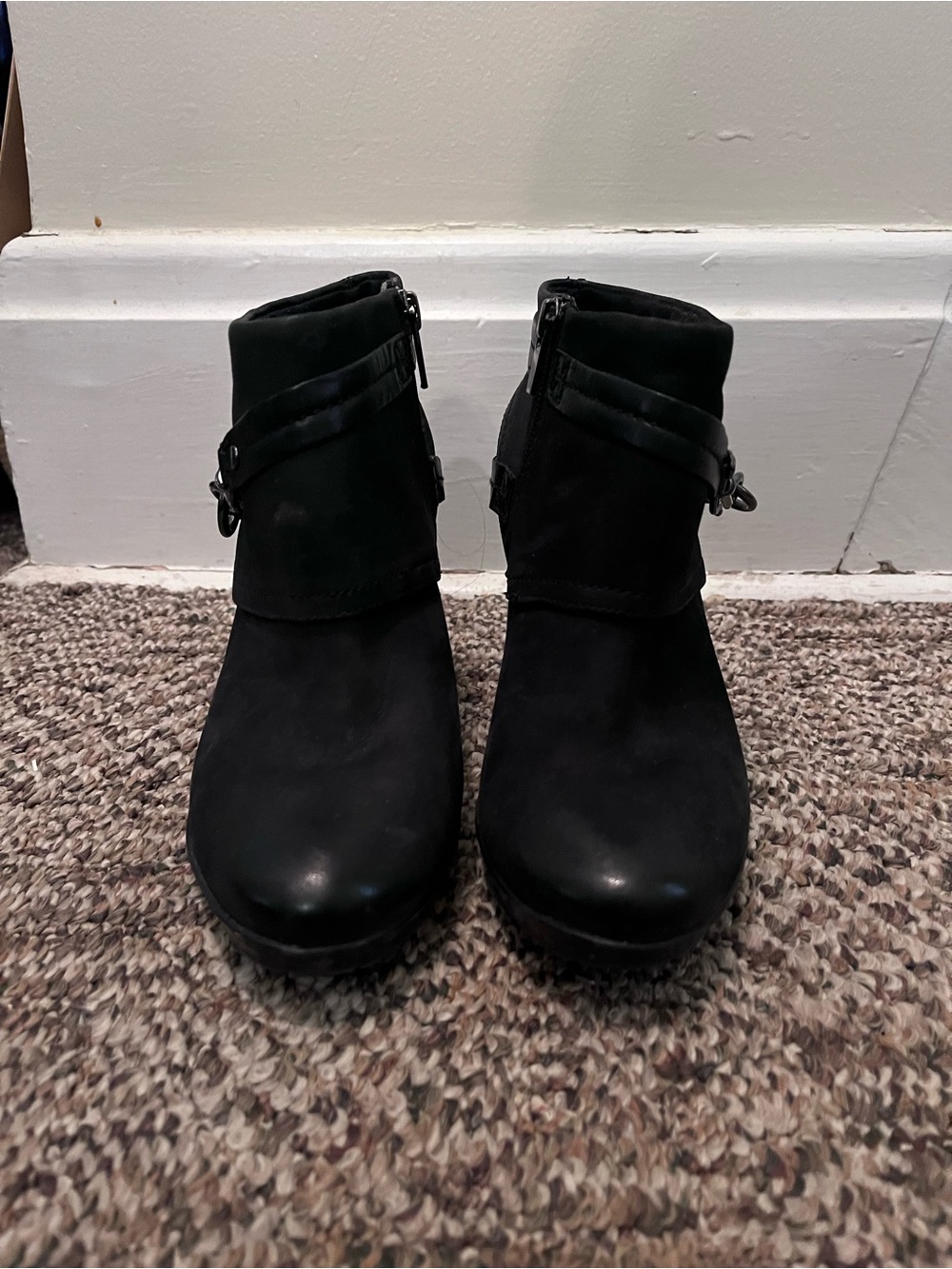 Clark’s Indigo Black Women's Heeled Ankle Boots Booties w Decorative Harness 6.5 - Picture 2 of 11